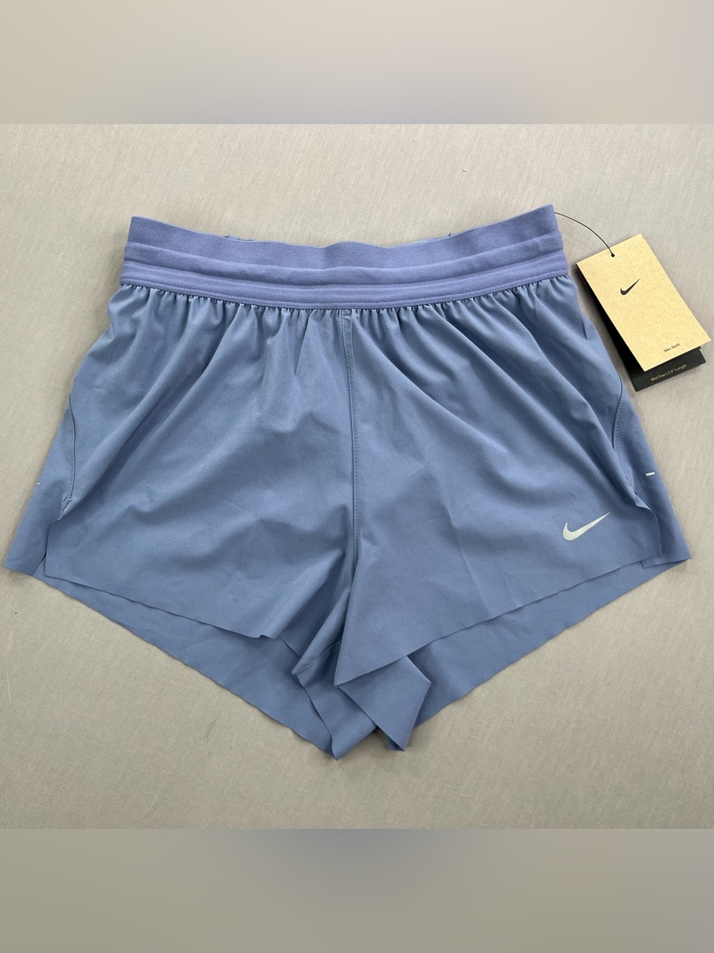 NIKE WOMENS DRI-FIT MID RISE 2.5” BRIEF LINED RUNNING SHORTS